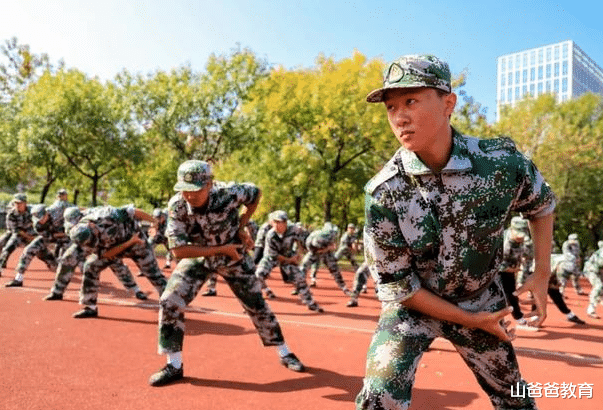 高温天气军训是否应该被取消